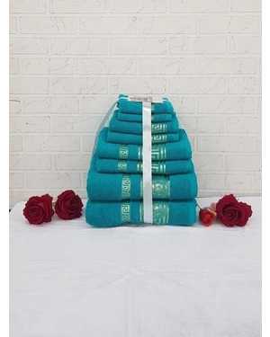 Комплект из восьми полотенец VERSACE Материал: Махра Состав: 100% хлопок Плотность: 400г/м2 Размер: 70*130 СМ- 2 шт, 50*80 СМ- 2 шт, 30*60 СМ - 2 шт, 30*30 СМ - 2 шт