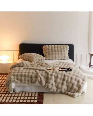 Плед материал верх: искусственный кроличий мех. Размер 220х240 см(возможно замена на похожее)