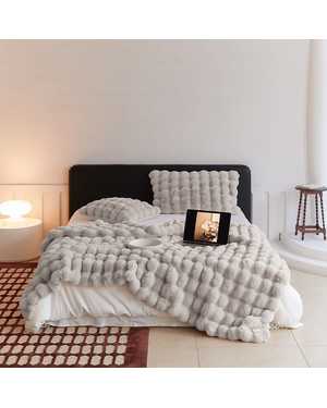 Плед материал верх: искусственный кроличий мех. Размер 220х240 см(возможно замена на похожее)