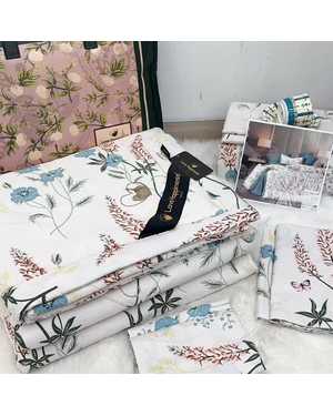 Комплект постельного белья с готовым одеялом Модель Victoria Secrets & Love happiness. Материал 13% Вискоза 87% Хлопок Наполнитель: бамбук & шёлк(возможно замена на похожее)