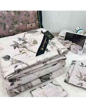 Комплект постельного белья с готовым одеялом Модель Victoria Secrets & Love happiness. Материал 13% Вискоза 87% Хлопок Наполнитель: бамбук & шёлк(возможно замена на похожее)