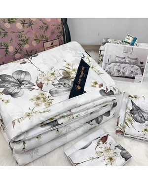 Комплект постельного белья с готовым одеялом Модель Victoria Secrets & Love happiness. Материал 13% Вискоза 87% Хлопок Наполнитель: бамбук & шёлк(возможно замена на похожее)