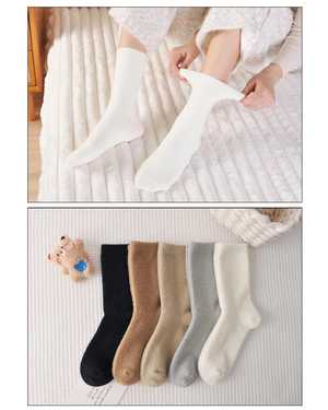 ЖЕНСКИЕ ЖЕНСКИЕ НОСКИ 10 ПАР СОСТАВ: ШЕРСТЬ ЛАМЫ 65%, НЕЙЛОН 25%, ЛАЙКРА 10% РАЗМЕР: РАЗМЕР: 36-41