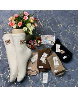 ЖЕНСКИЕ НОСОЧКИ 10 ПАР СОСТАВ: КАШЕМИР 90%, ЛАЙКРА 5%, СПАНДЕКС 5% РАЗМЕР: РАЗМЕР: 36-41