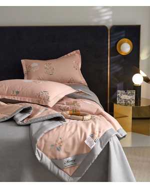 Комплект постельного белья с готовым одеялом. Состав хлопок+вискоза(возможно замена на похожее)