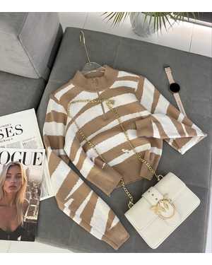 СВИТЕР ТКАНЬ МЯГКАЯ ВЯЗКА