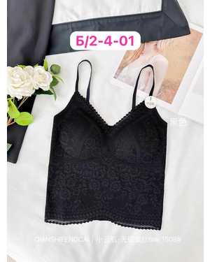 Женский топ с тонким поролоном