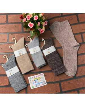 ЖЕНСКИЕ ЖЕНСКИЕ НОСКИ 10 ПАР СОСТАВ: ШЕРСТЬ ЯКА 90%, ЭЛАСТАН 10% РАЗМЕР: РАЗМЕР: 36-41