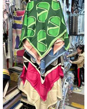 ПЛАТОК СОСТАВ: 100% ШЕРСТЬ РАЗМЕР: 100*100 CM