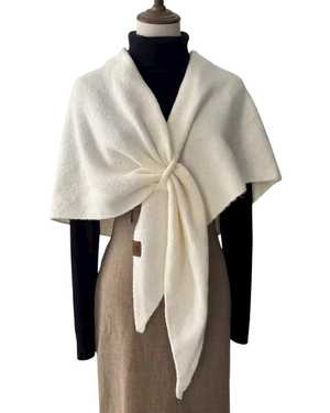 ШАРФ СОСТАВ: 80% ВИСКОЗА; 20% ШЕРСТЬ РАЗМЕР: 180*120*120 CM