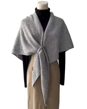 ШАРФ СОСТАВ: 80% ВИСКОЗА; 20% ШЕРСТЬ РАЗМЕР: 180*120*120 CM