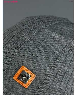 ШАПКА ОТ 8 ДО 81 ЛЕТ РАЗМЕР: ОТ 8 ЛЕТ ДО 81 ЛЕТ 30% АКРИЛ, 70% ШЕРСТЬ СЕЗОН ЗИМА