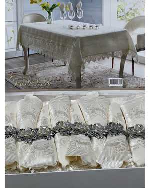 Скатерть + 8шт салфеток Размер скатерти 150 на 220см размер салфетки 40 на 40см