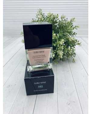 тональный флюид для роскошного тона кожи Объём: 75 мл Содержит перламутровые частицы для выравнивания цвета лица