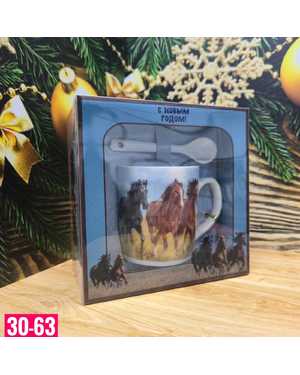 Новогодний подарочный набор кружка с ложкой Материал посуды: фарфор размер упаковки: 8х14х14см Объем кружки: 200 мл