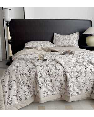 Комплект постельного белья с готовым одеялом от фирма BORIS Ткань: Сатин Хлопок Наполнитель одеяло: шелк Тусса(возможно замена на похожее)