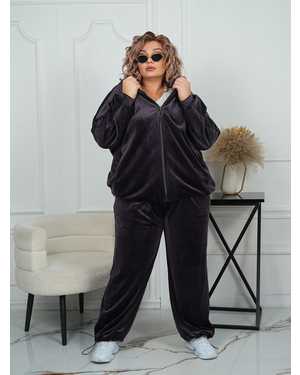 женский костюм ткань велюр 62.66.70 три размера , каждый размер подойдёт на три размера