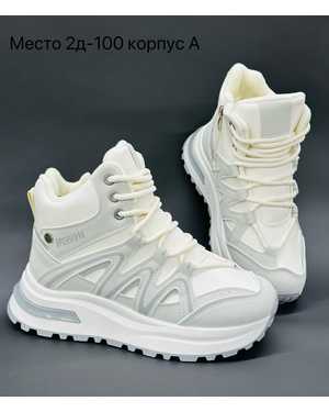 Женские кроссовки на зиму в размер