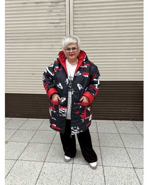 куртка Зима Наполнитель синтепон , очень лёгкая , тёплая модель