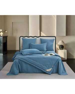 Комплект постельного белья с одеялом. Ткань сатин бархатный (возможно замена на похожее)