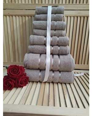 Комплект из восьми полотенец Материал: Махра Плотность: 400г/м2 Размер: 70*130- 2 шт , 50*80 - 2 шт, 30*60 - 2 шт, 30*30 - 2 шт