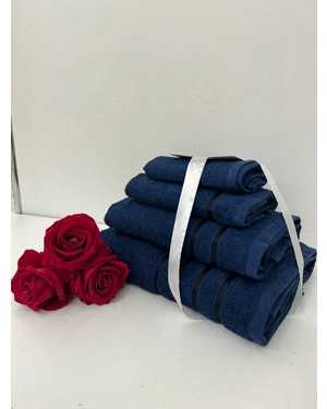 Комплект из четырёх полотенец Материал: Махра Плотность: 400г/м2 Размер: 70*130- 1 шт, 50*80 - 1 шт, 30/60 - 1 шт, 30*30 - 1 шт