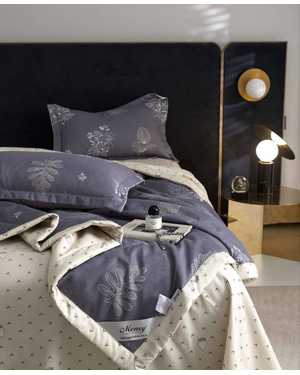 Комплект постельного белья с готовым одеялом от фирмы кендис(возможно замена на похожее)