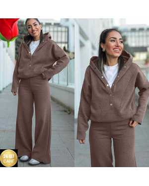 ЖЕНСКИЙ КОСТЮМ ТКАНЬ ДВУНИТКА НА ФЛИСЕ