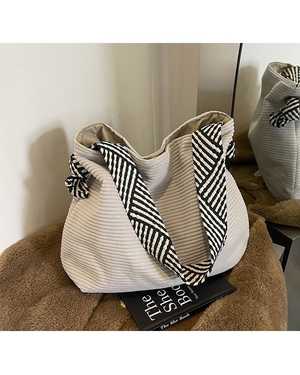 Женская сумка. Размер: 35*32*11см