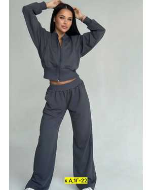 Женский костюм. Ткань трикотаж(большемерит на размер)