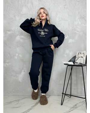 Женский костюм. Ткань трикотаж