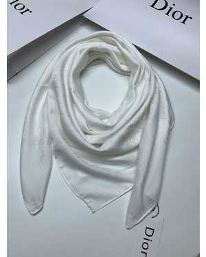 ПЛАТКИ СОСТАВ: 100% ШЕЛК РАЗМЕР: 100Х100