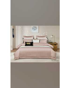 Комплект постельного белья с готовым одеялом. Ткань: страйп Сатин(возможно замена на похожее)