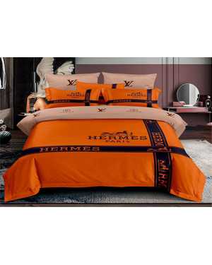 Комплект постельного белья. Ткань Сатин(возможно замена на похожее)